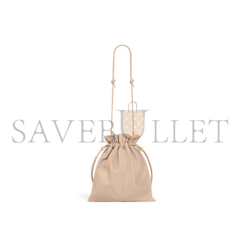 Ce1i*e small crystal pouch in lambskin 123662j79.03sa (32*29*0.5cm)